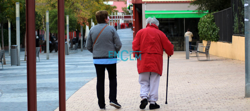 Las personas mayores pueden salir de las residencias con determinadas medidas