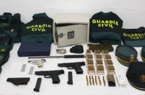 Efectos robados e intervenidos a los asaltantes del cuartel de Viillafranca. Foto: Guardia Civil