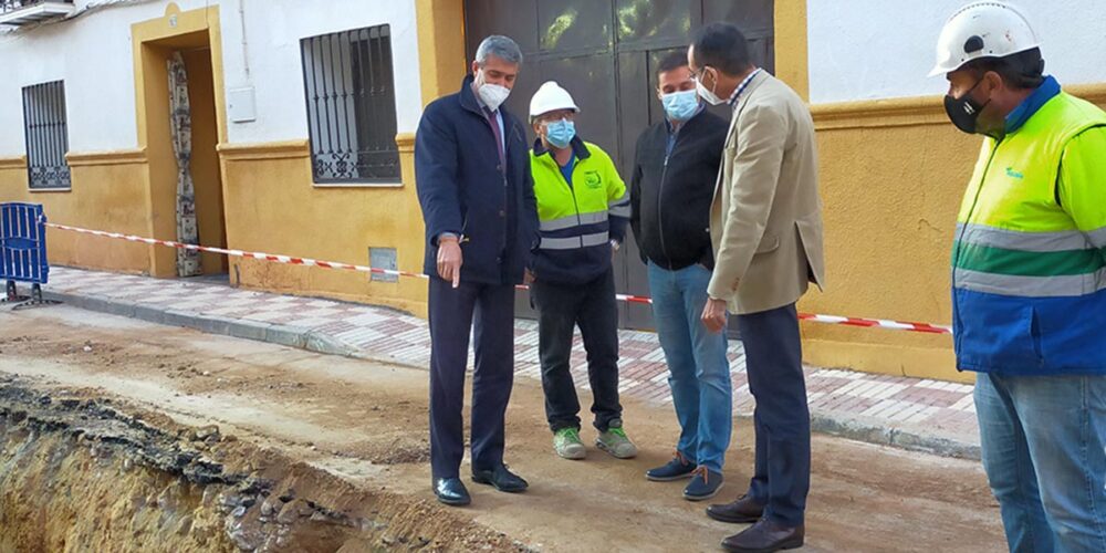 Visita del presidente de la Diputación, Álvaro Gutiérrez, a unas obras en Villacañas