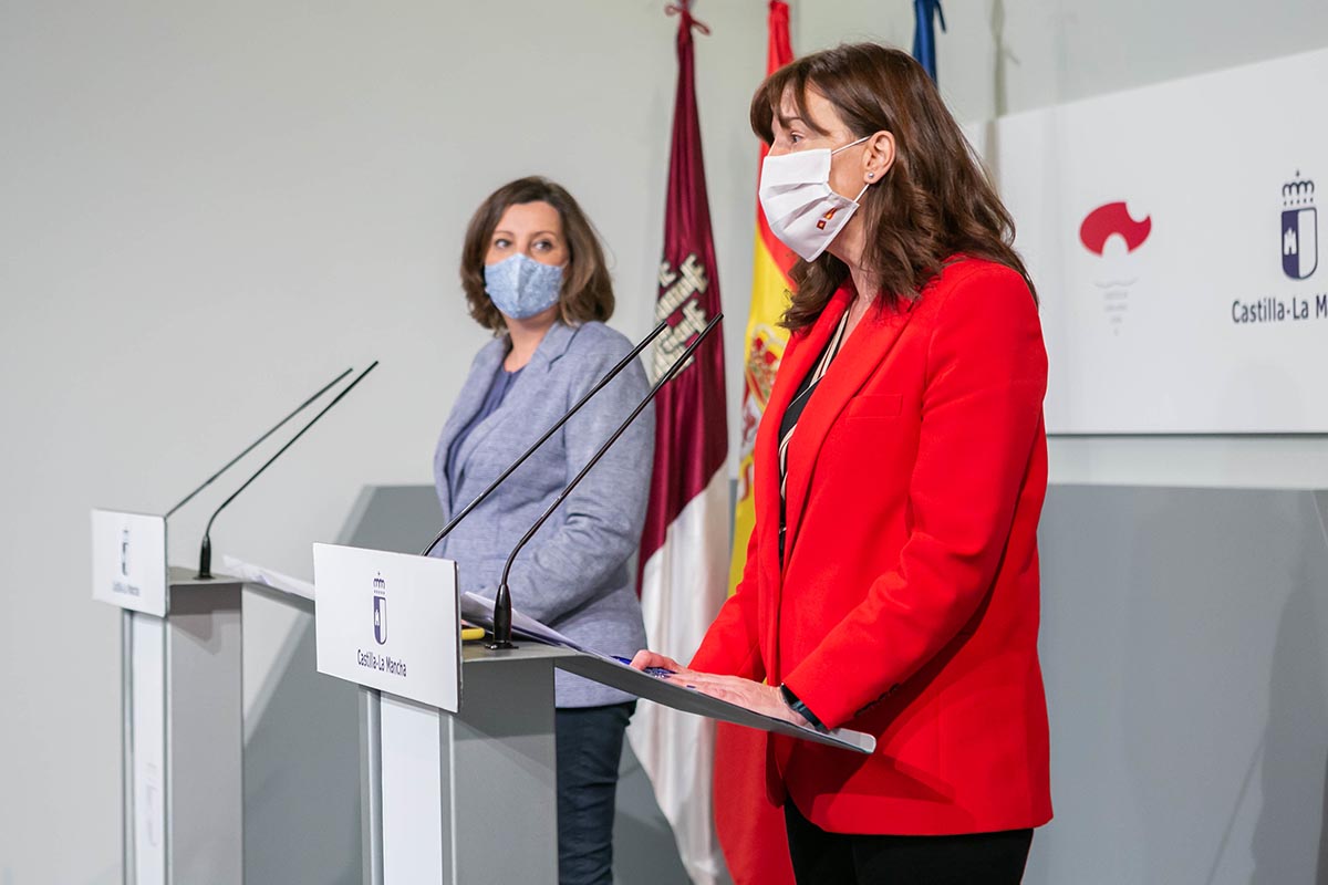 La consejera Blanca Fernández informó de las ayudas a las mujeres víctimas de violencia de género