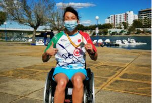 La campeona mundial de parakárate, pletórica con su estreno en kayak