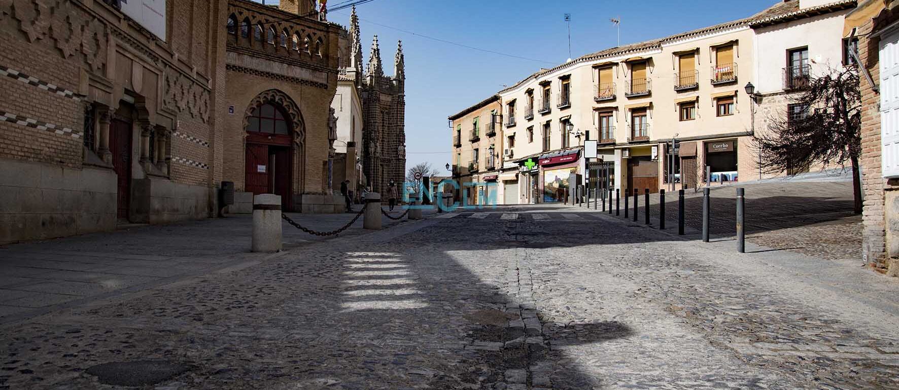 La calle Reyes Católicos, una de las principales vías de entrada al casco histórico, será reformada de forma integral. Foto: Rebeca Arango.