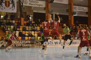 El Incarlopsa Cuenca acabó pasándolas canutas contra el Fertiberia Puerto Sagunto. Foto: @BMpuertosagunto