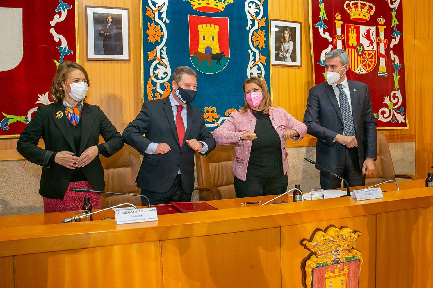 Firma del acuerdo para la construcción de un centro de Alzheimer en Talavera.