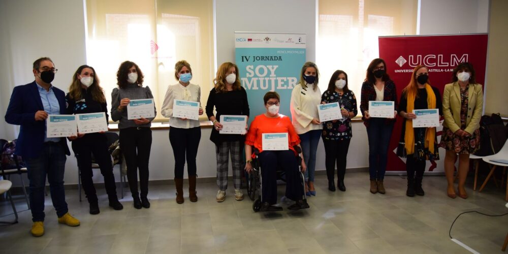 Imagen de las participantes de la IV Jornada "Soy Mujer" que ha organizado encastillalamancha.es en la UCLM.