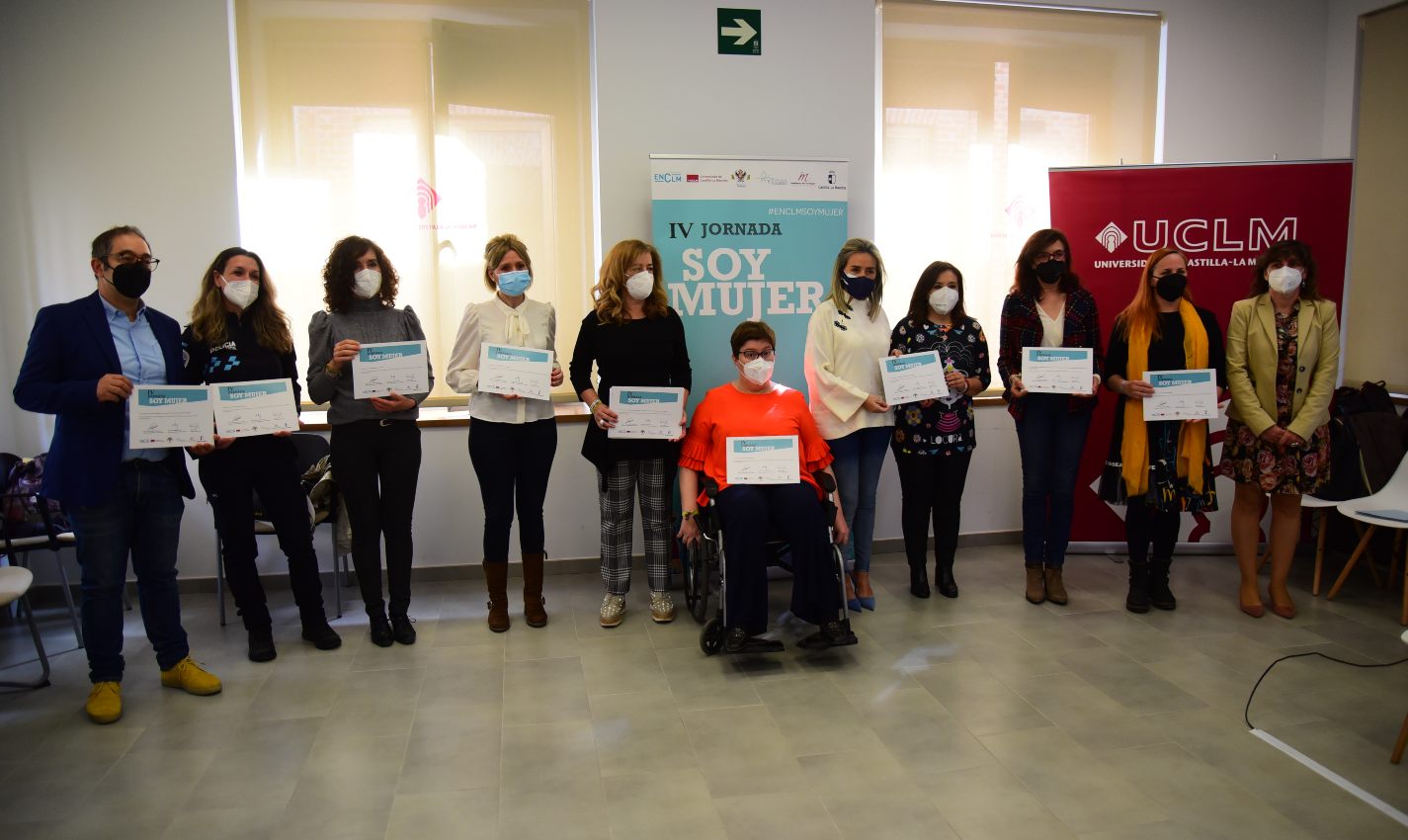Imagen de las participantes de la IV Jornada "Soy Mujer" que ha organizado encastillalamancha.es en la UCLM.