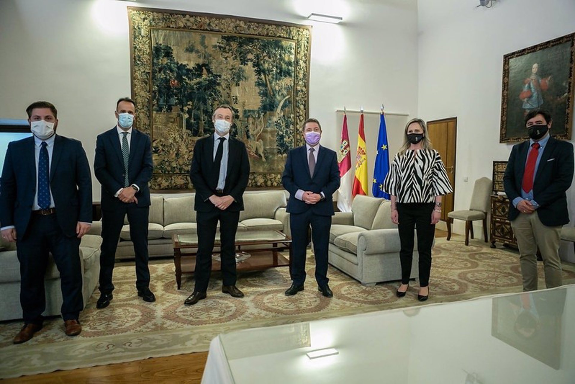 El presidente de Castilla-La Mancha, Emiliano García-Page se ha reunido junto con el consejero de Fomento, Nacho Hernando, y la alcaldesa de Seseña, Silvia Fernández, así como con los representantes de la empresa Proequity