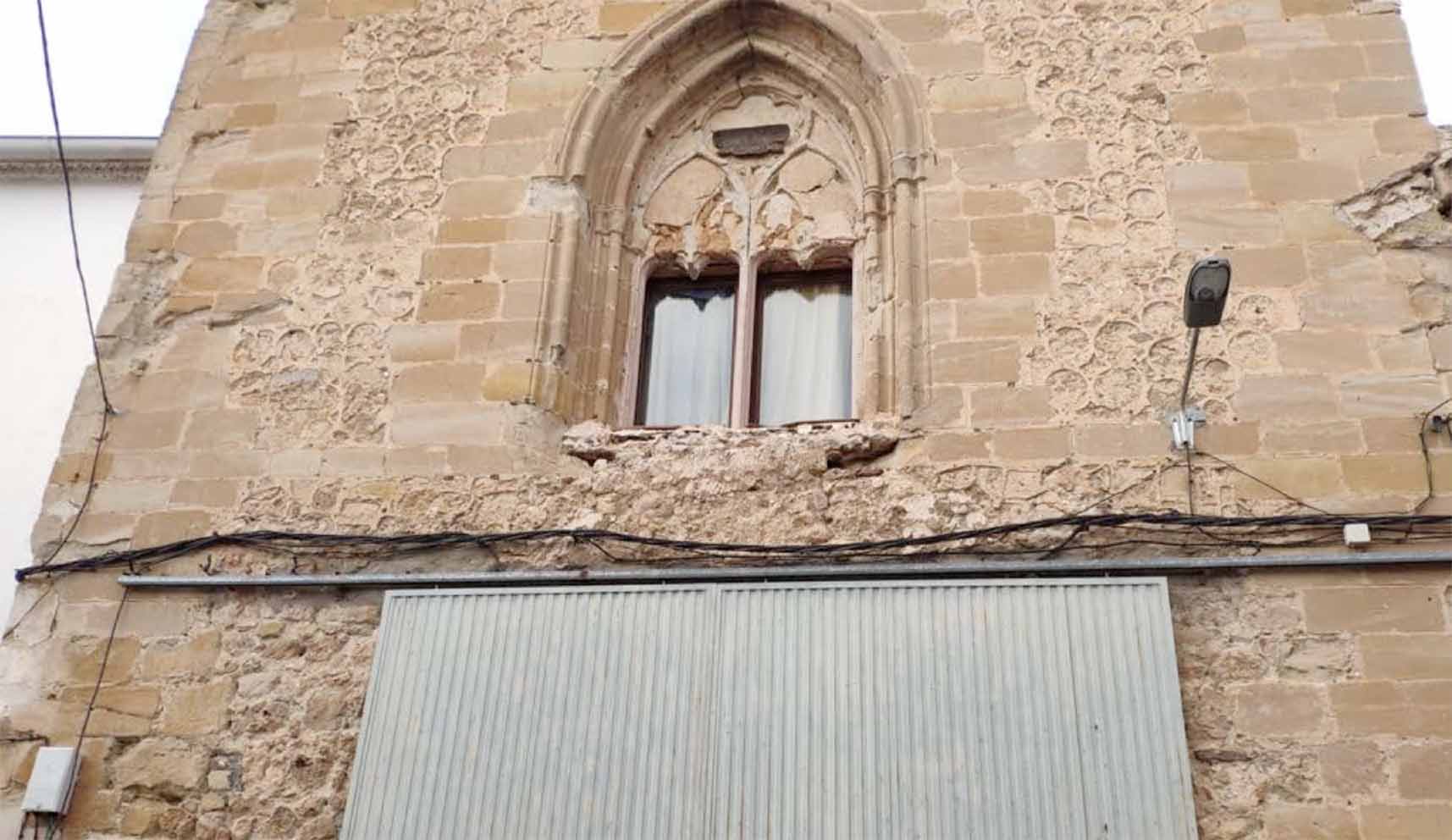 El convento de Santa Clara, en Alcocer, es usado como nave agrícola.