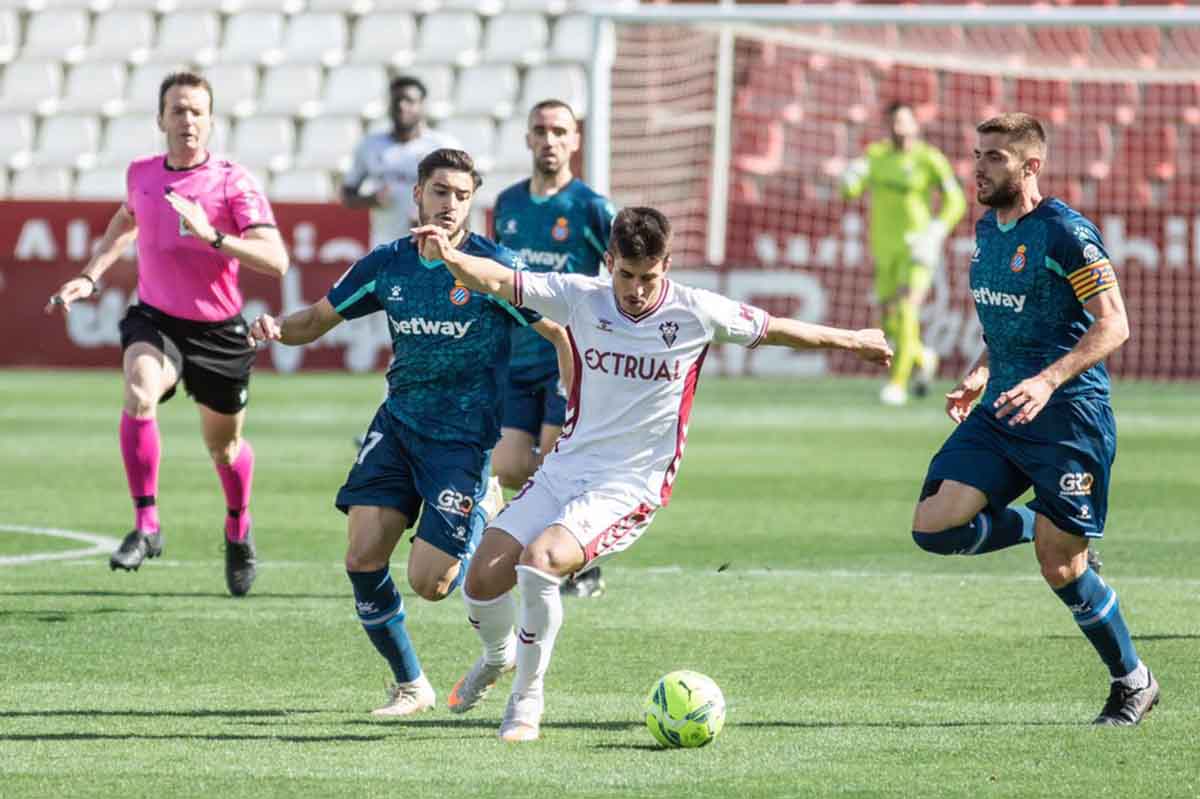 El Albacete lo tiene muy difícil para mantenerse en Segunda División. Foto: @albacetebpsad