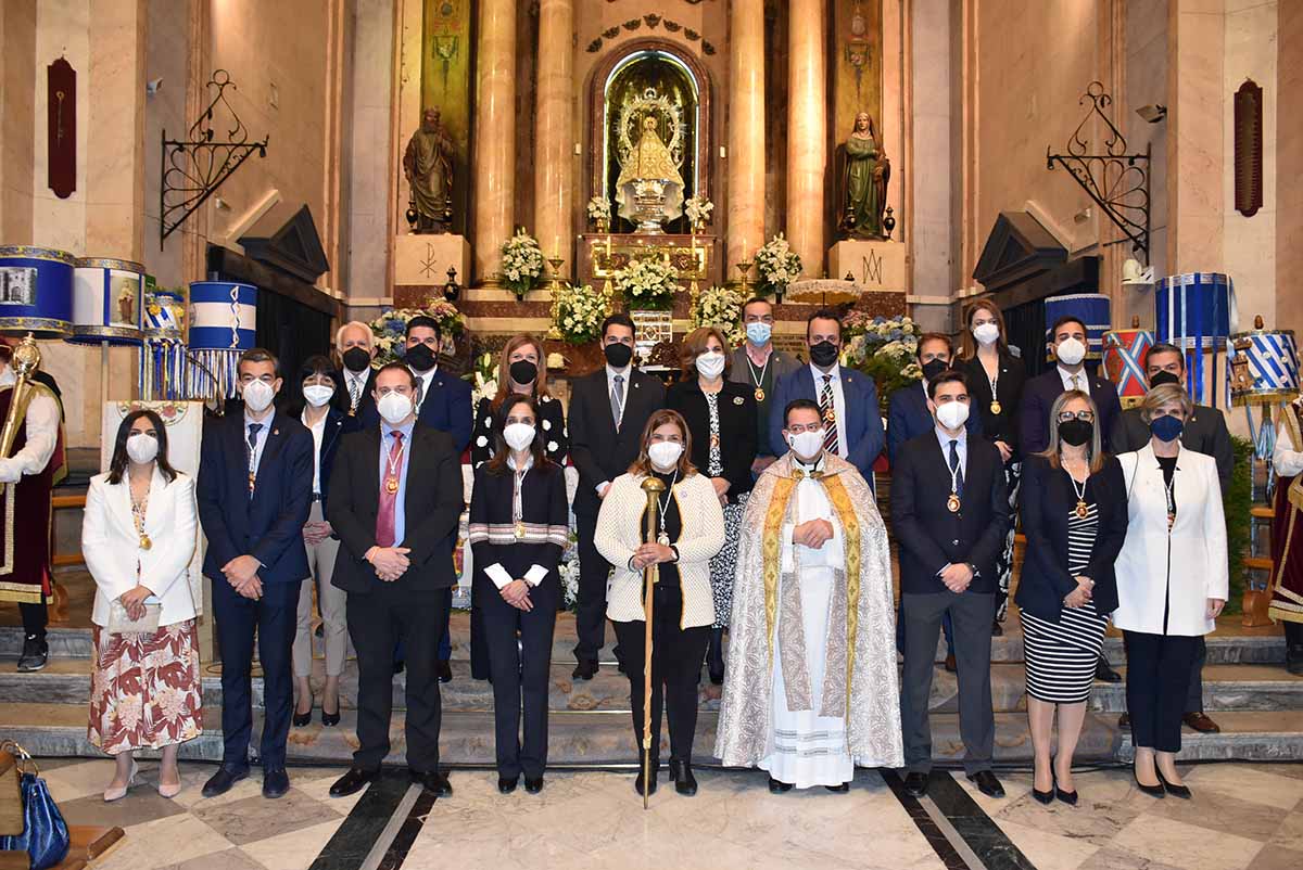 La alcaldesa de Talavera y el resto de autoridades presentes en la ofrenda de Mondas