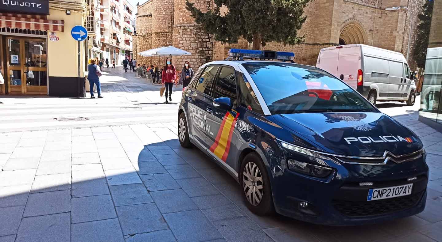 La Policía Nacional ha detenido a dos personas por robo violento