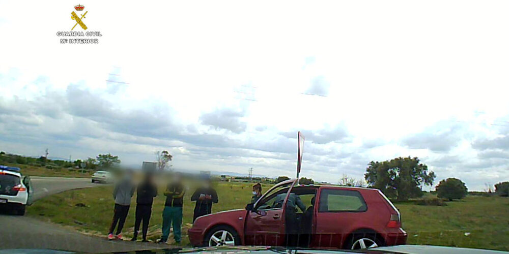 Los cuatro presuntos autores de los hechos, en el momento de su detención por la Guardia Civil.