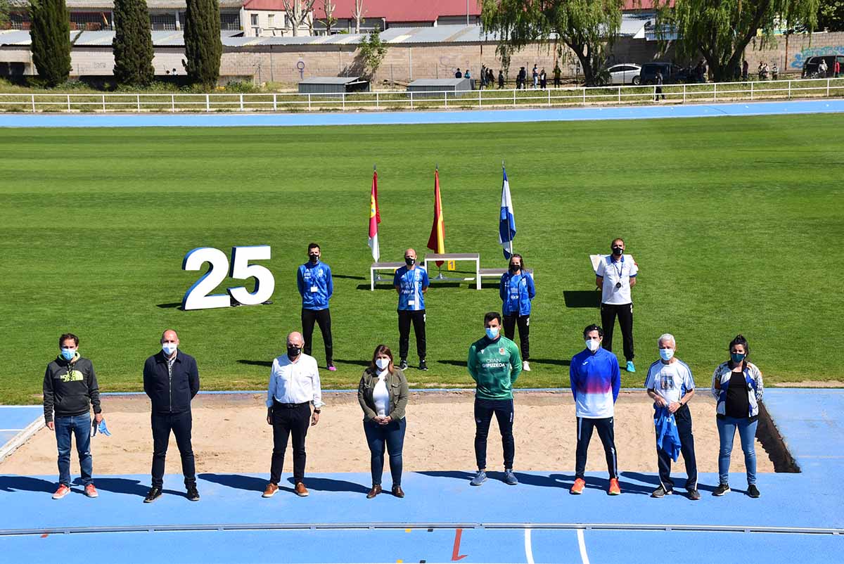 El Ayuntamiento de Talavera reabrió la pista de atletismo con un acto solemne