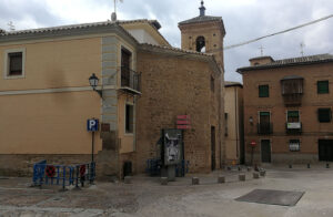 Plaza del Salvador, en cuyo subsuelo se descubrió hace unos días restos de un muro medieval del siglo XII.