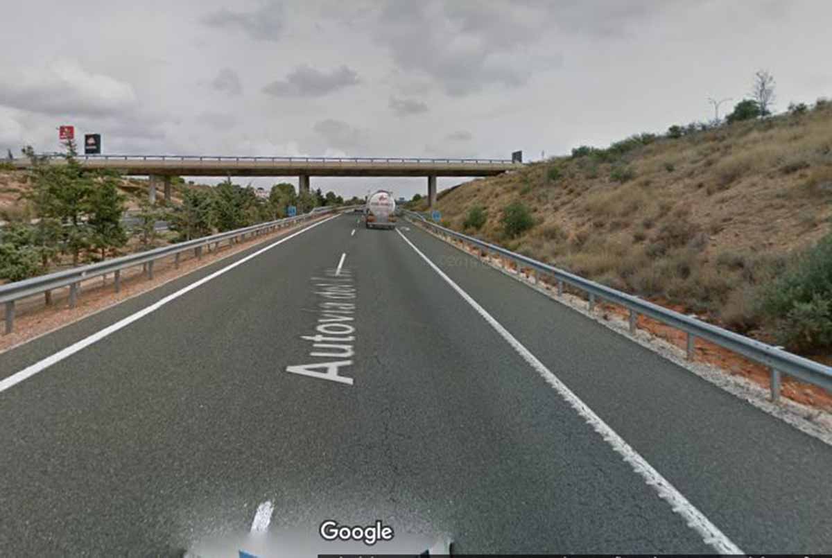 Punto kilométrico 225 de la A-3, en sentido Valencia, donde una mujer murió en un accidente en Castillejo de Iniesta. Foto: Google Maps