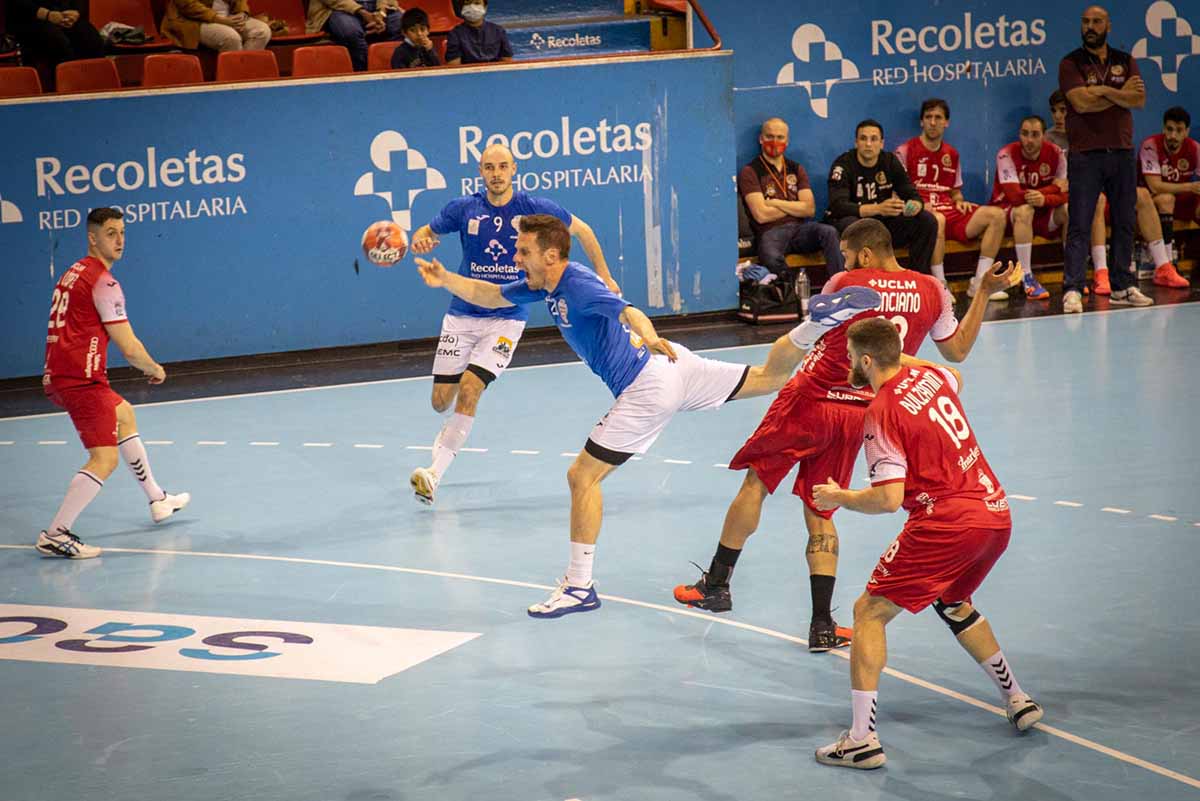 Incarlopsa Cuenca, la de arena en la cancha del Recoletas Valladolid: Foto: Recoletas Valladolid