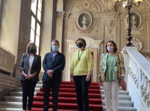 Page, junto a Milagros Tolón (a su derecha), Carmen de la Peña (a su izquierda) y Patricia Franco