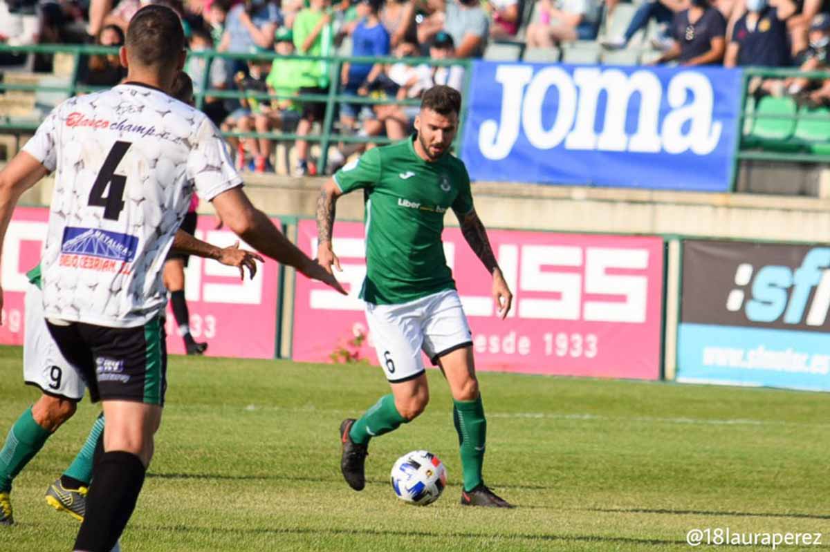 Lance de la primera parte del partido entre el Toledo y el Quintanar del Rey. Foto: CD Toledo