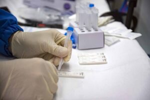 Test de antígenos en CLM, donde la variante británica sigue siendo la más frecuente