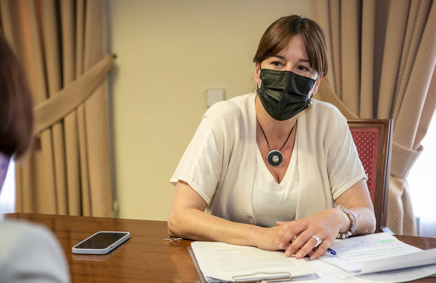 Blanca Fernández informa de las medidas de la Junta a las amenazas a una doctora en Talavera
