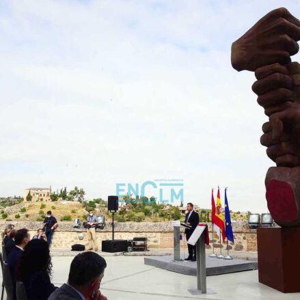 Escultura homenaje víctimas Covid-19