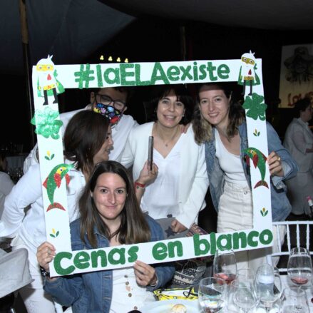 Cenas en blanco contra la ELA