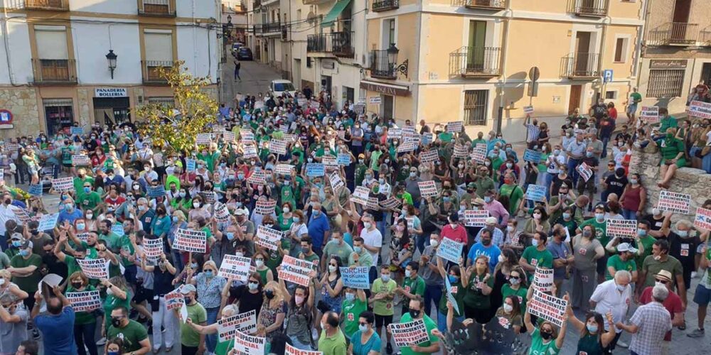 Aspecto de la manifestación en Horche contra los "okupas"