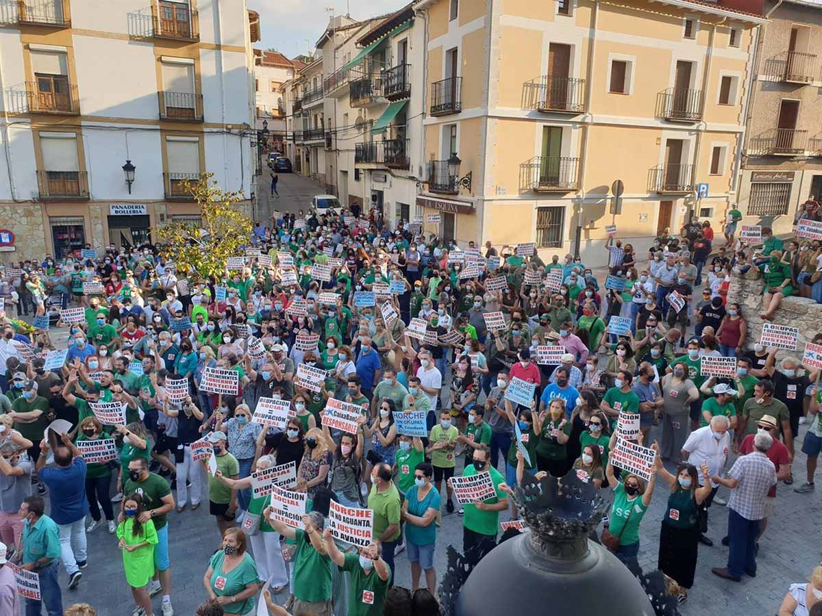 Aspecto de la manifestación en Horche contra los "okupas"