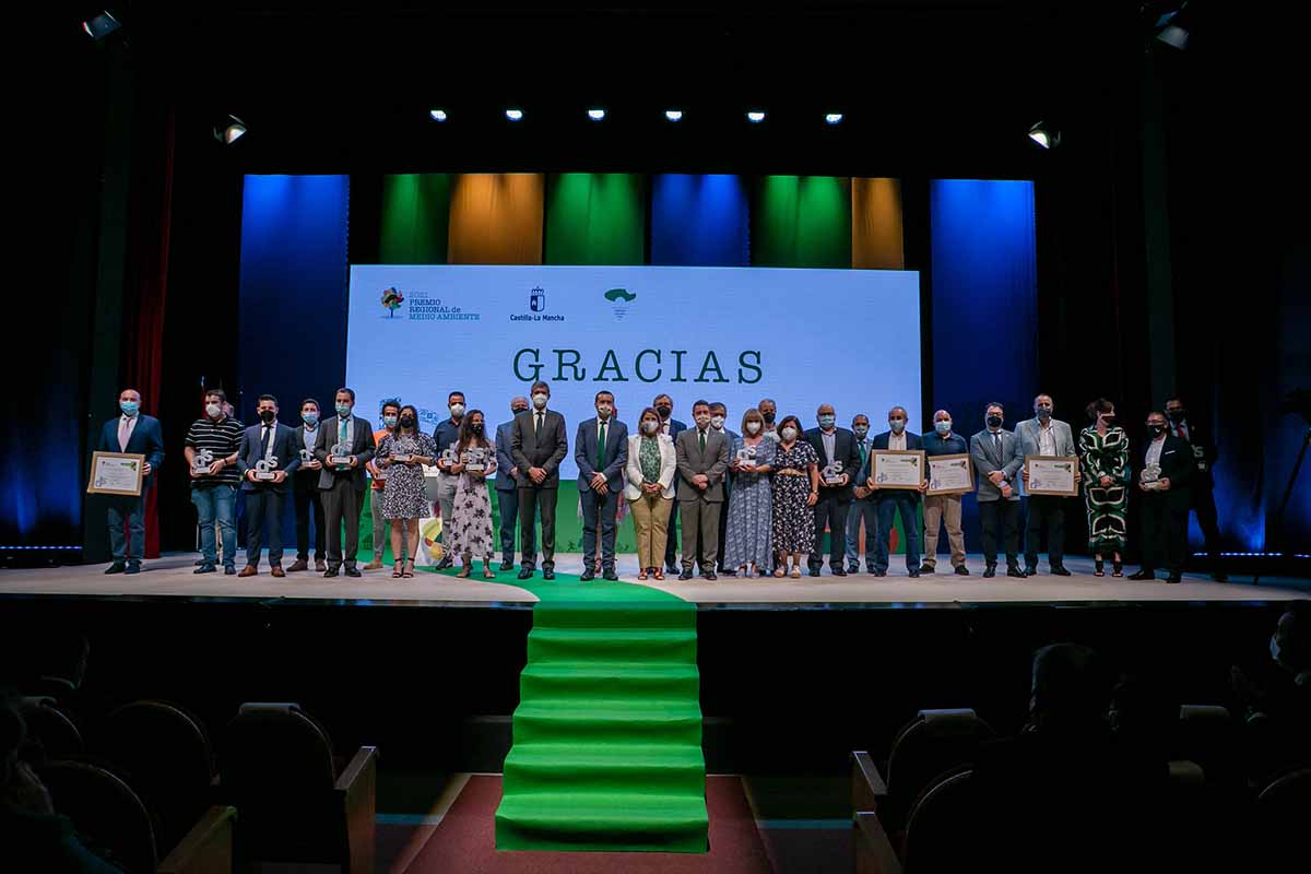 Foto de familia de los Premios Regionales de Medio Ambiente
