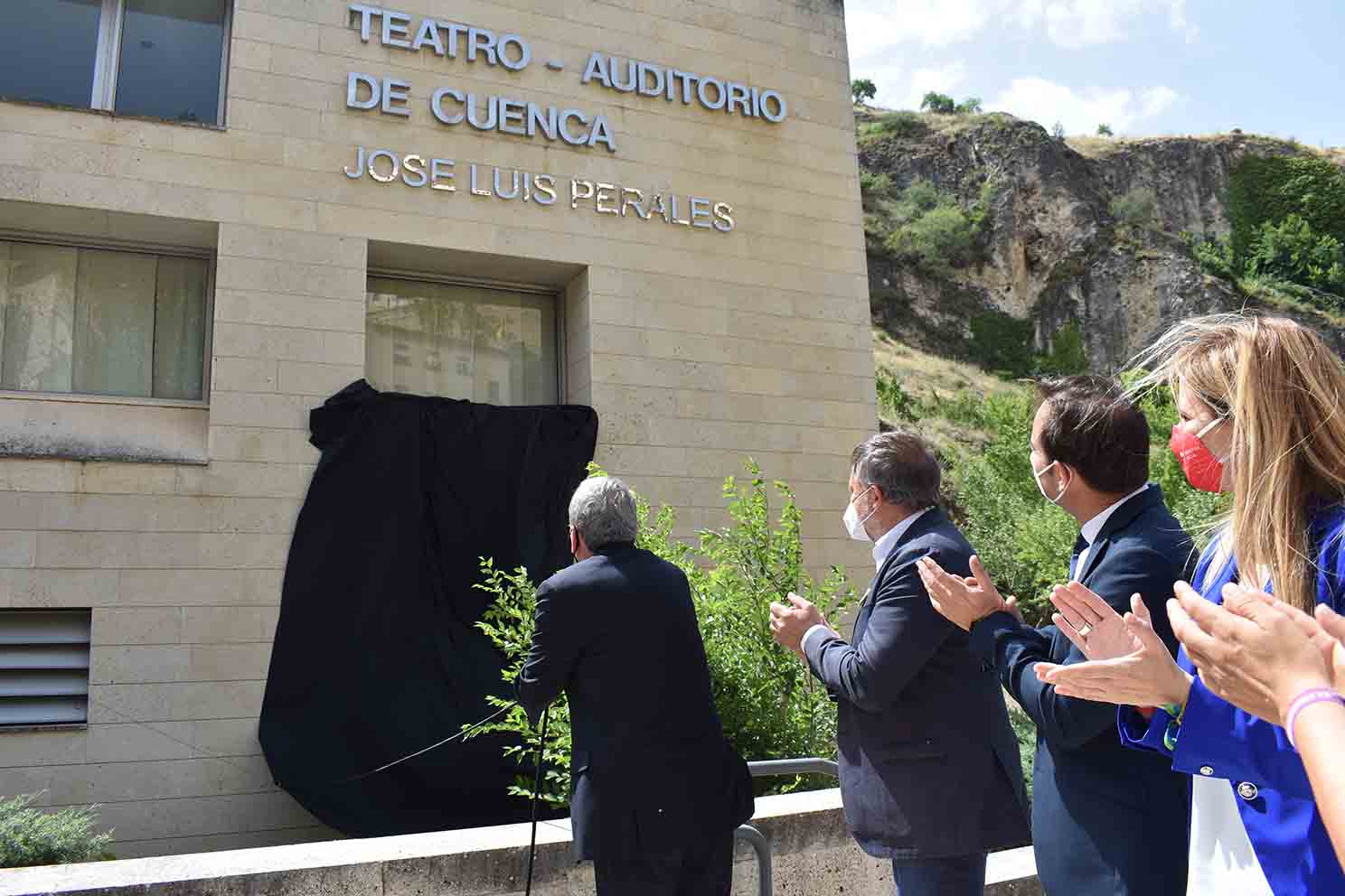El Teatro Auditorio de Cuenca ya se llama José Luis Perales.