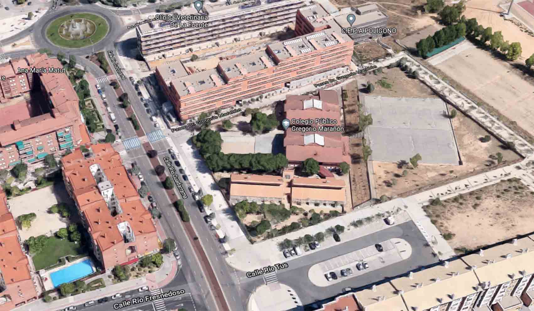 Vista aérea del colegio Gregorio Marañón, en Toledo, donde supuestamente se ha producido una fuga de gas en la cocina.