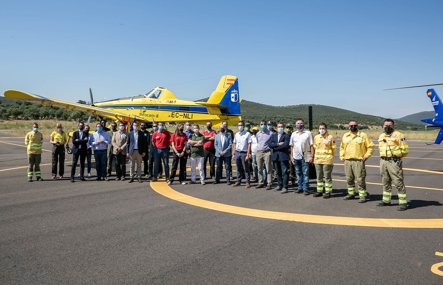 Page se ha mostrado muy crítico con los sindicatos de Geacam durante la inauguración de un nuevo aeródromo en Los Yébenes.