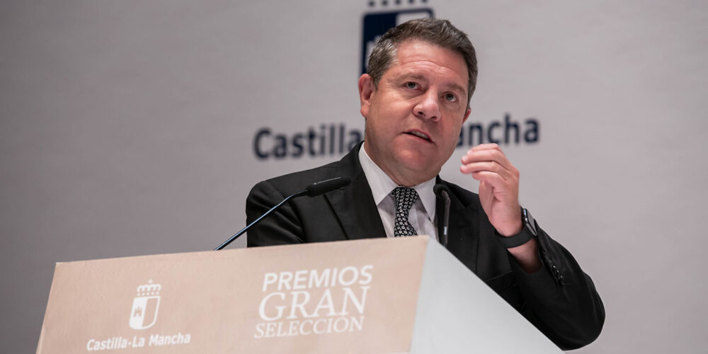 El presidente de Castilla-La Mancha, Emiliano García-Page, ha anunciado el adelanto de la segunda dosis de AstraZeneca.