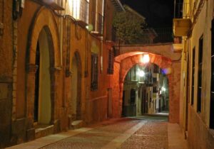 Arco de la Puerta Nueva, en Alcaraz