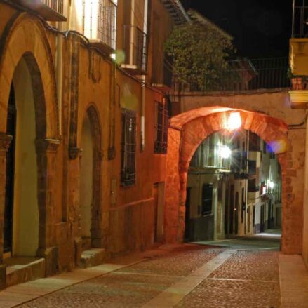 Arco de la Puerta Nueva, en Alcaraz