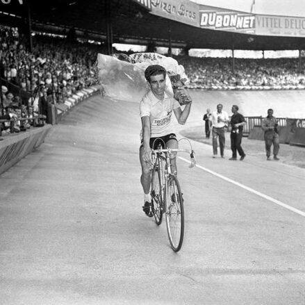 El "Águila de Toledo", homenajeado en el Tour por su 93º cumpleaños