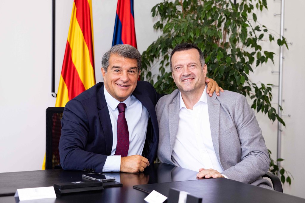 Presentación de Jesús Velasco como técnico del Barça Fútbol Sala junto con el presidente Joan Laporta.