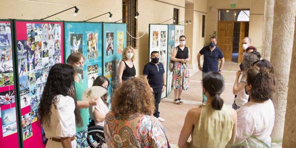 Exposición sobre deporte femenino en Torrijos