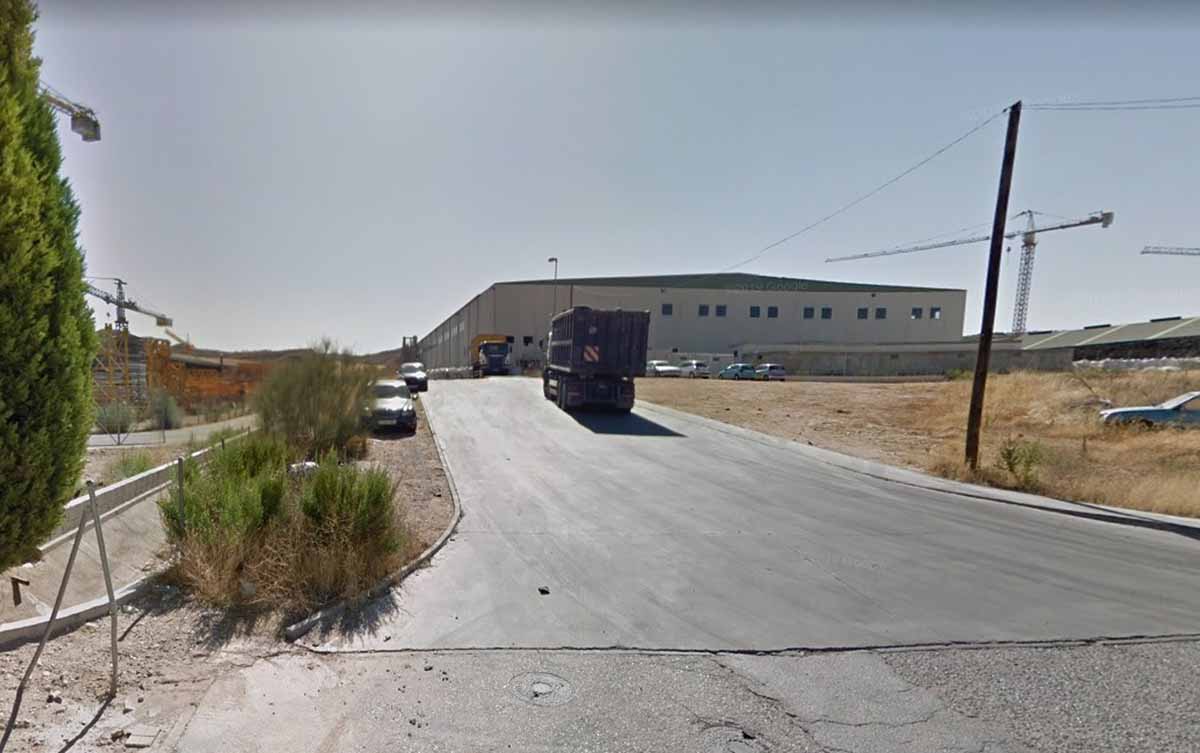 En la foto, planta de neumáticos de Chiloeches donde se ha producido un leve incendio. Foto: Google Maps