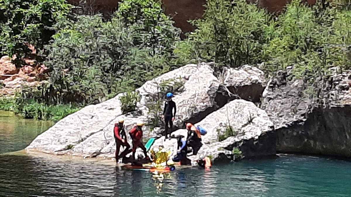 Rescatan a una pesona accidentada cerca del Ventado del Diablo, en Villalba de la Sierra (Cuenca). Foto: Ayuntamiento