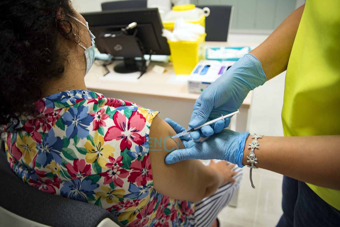 CLM quiere cuarta dosis vacuna para los más vulnerables