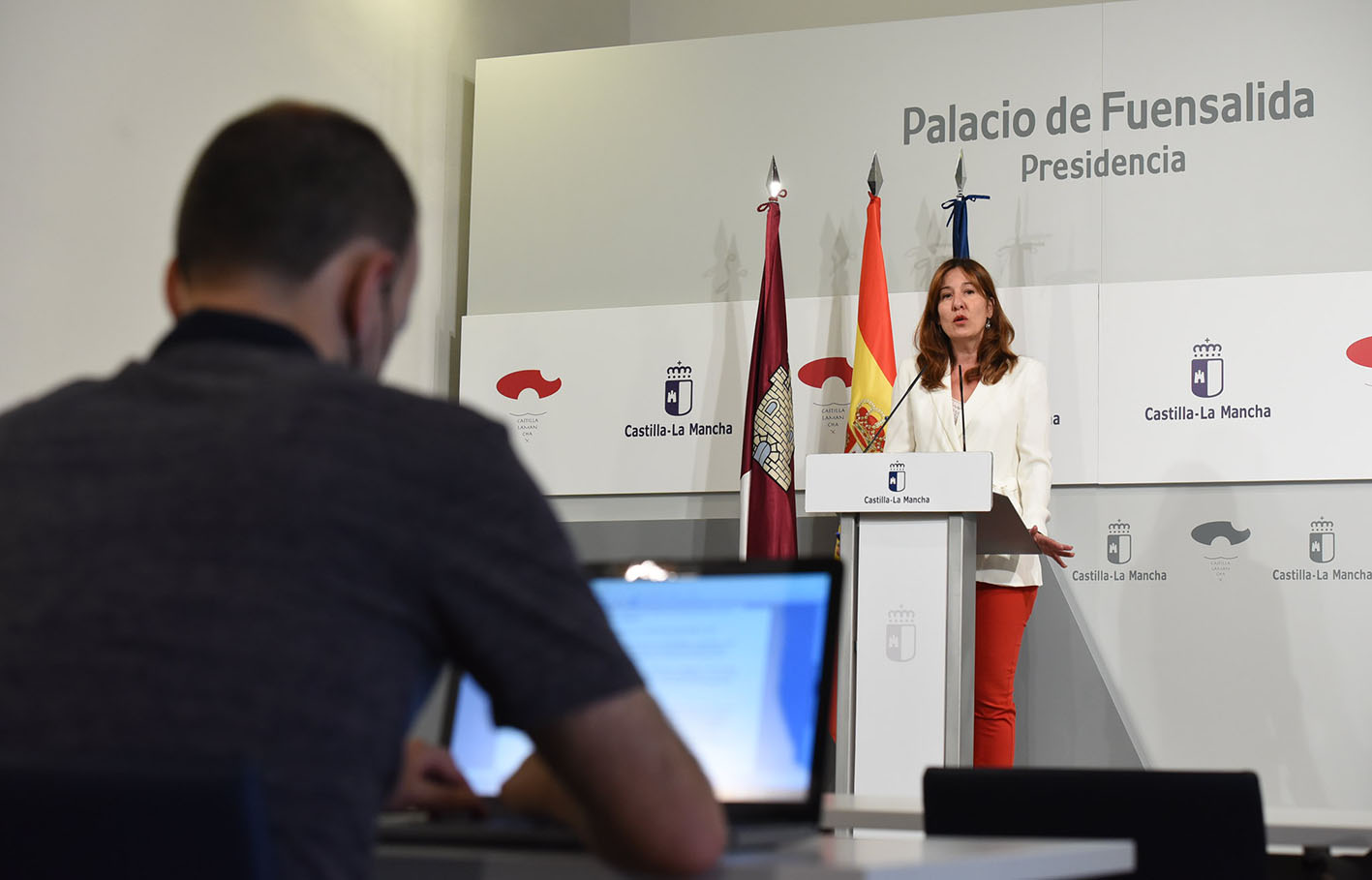Blanca Fernández, portavoz del Gobierno de CLM, ha descartado que se vaya a imponer un nuevo toque de queda en la región.
