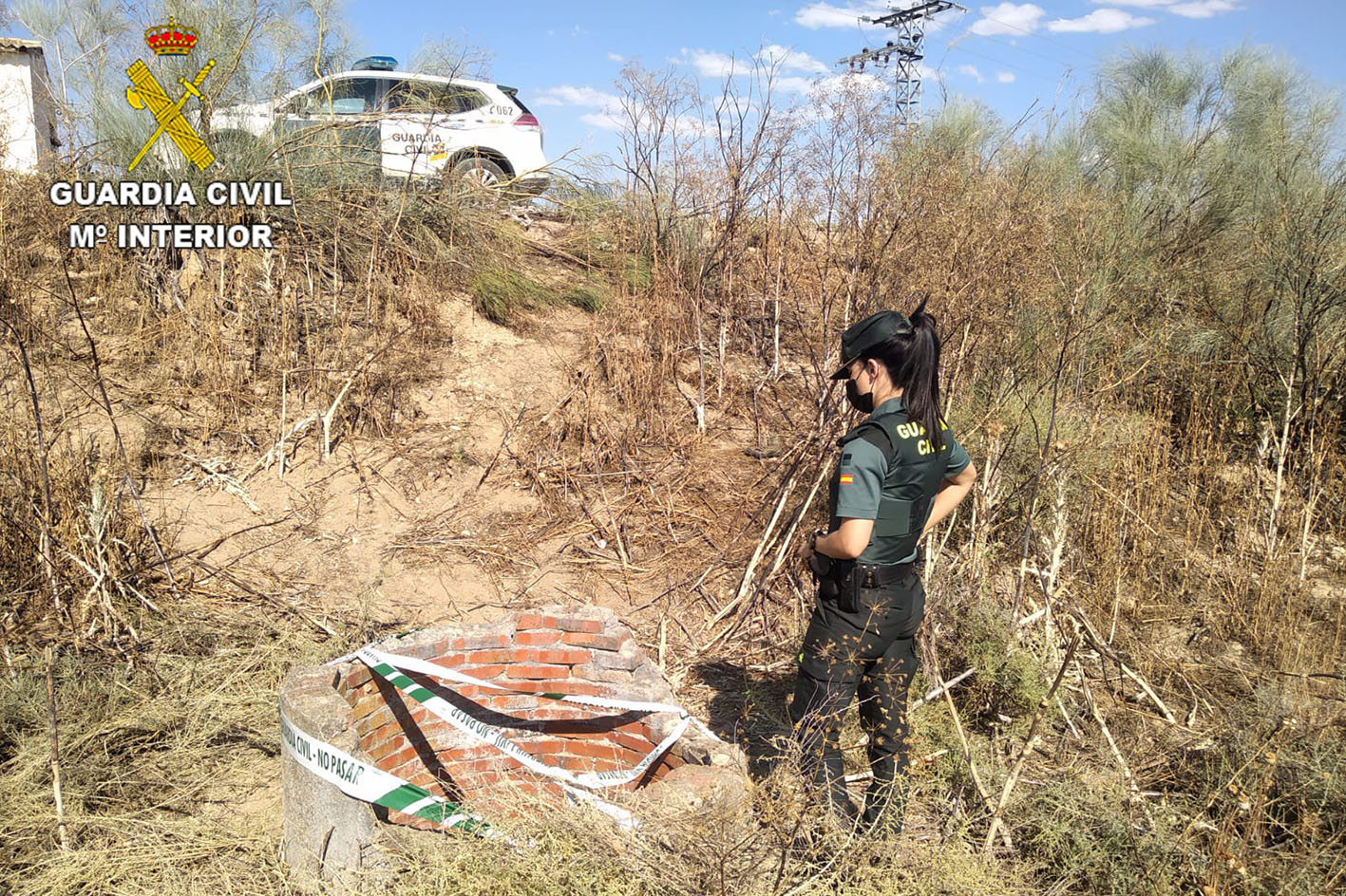 Pozo donde fueron rescatados tanto un joven de 28 años como su perro.