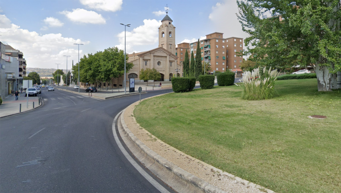 El atropello ha ocurrido en un paso de peatones de la rotonda junto a la iglesia de Santa Teresa, en la convergencia de las avenidas Europa, Francia y Portugal.