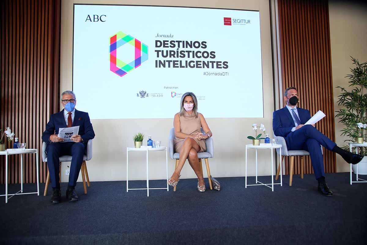 Milagros Tolón, en las Jornadas sobre "Destinos Turísticos Inteligentes"