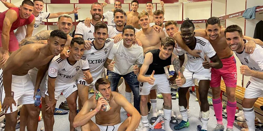 Jolgorio en los jugadores del Albacete después de ganar al Castellón. Foto: @Albacetebpsad