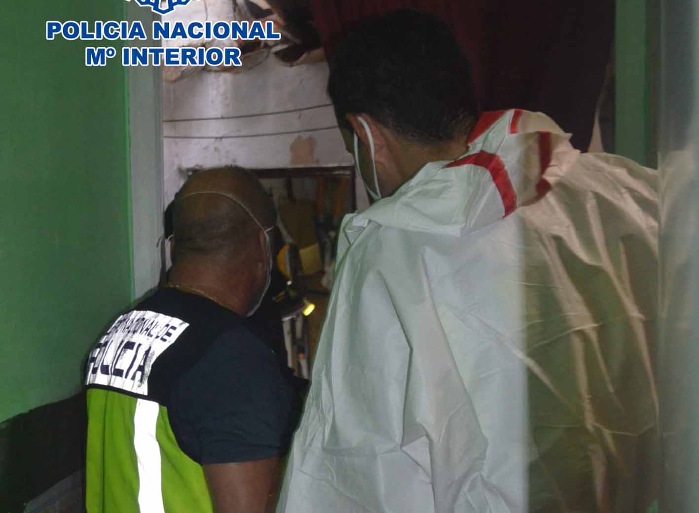 Imagen del registro de la casa del detenido por ser el presunto autor del asesinato de María Isabel de la Rosa. Foto: Policía Nacional