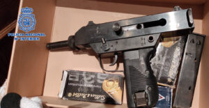 Uno de los detenidos llegó a utilizar este subfusil para disparar contra los agentes.