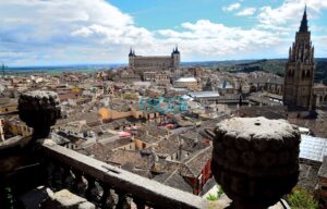 El casco histórico de Toledo, visto desde lo alto de la iglesia de San Ildefonso. Foto: Rebeca Arango / ENCLM