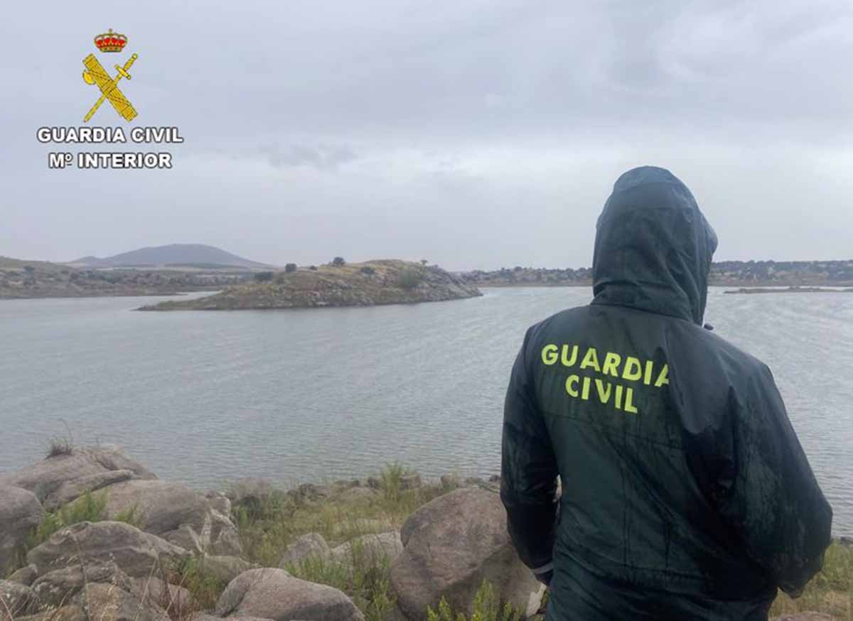 Amplio dispositivo para encontrar a un desaparecido en el pantano de Guajaraz, en Argés